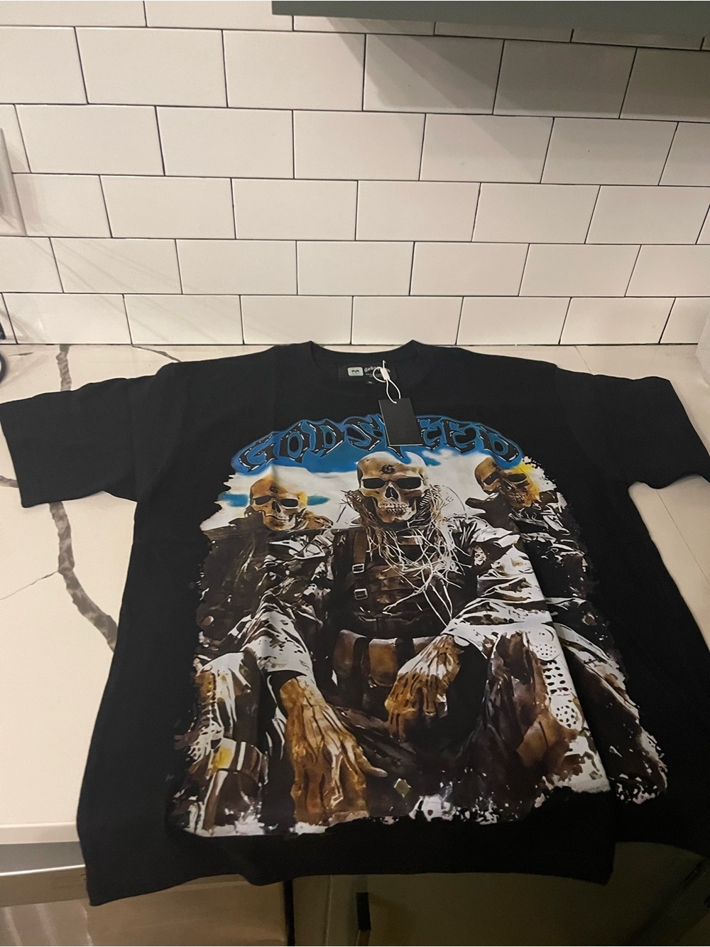Mens Graphic Design Tee Size L. - Picture 1 of 6